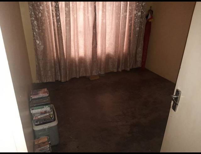 2 BEDROOM HOUSE FOR SALE IN MAHUBE VALLEY